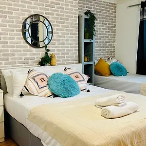  Bed & Breakfast Whites